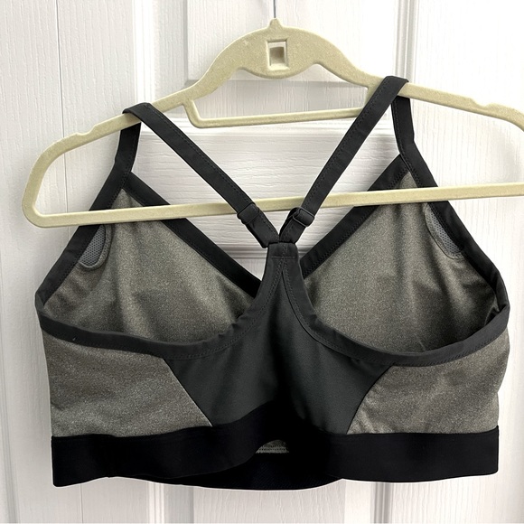Nike Dryfit Sports Bra - Picture 2 of 5